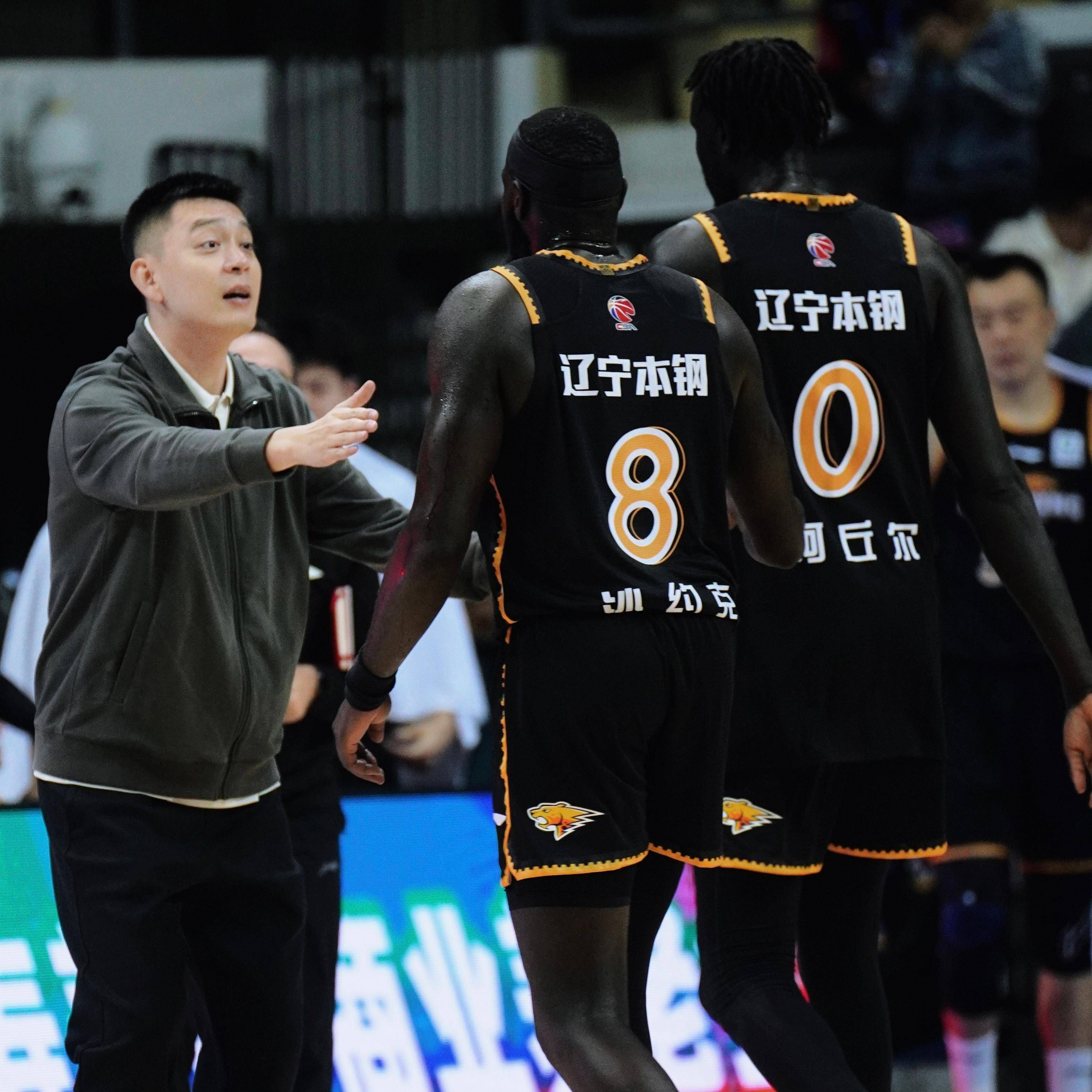 沙尔克球队实现连胜，士气高涨的简单介绍