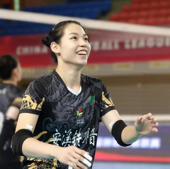 世联赛-女排3-2德国决胜局18-16庄宇珊28分的简单介绍