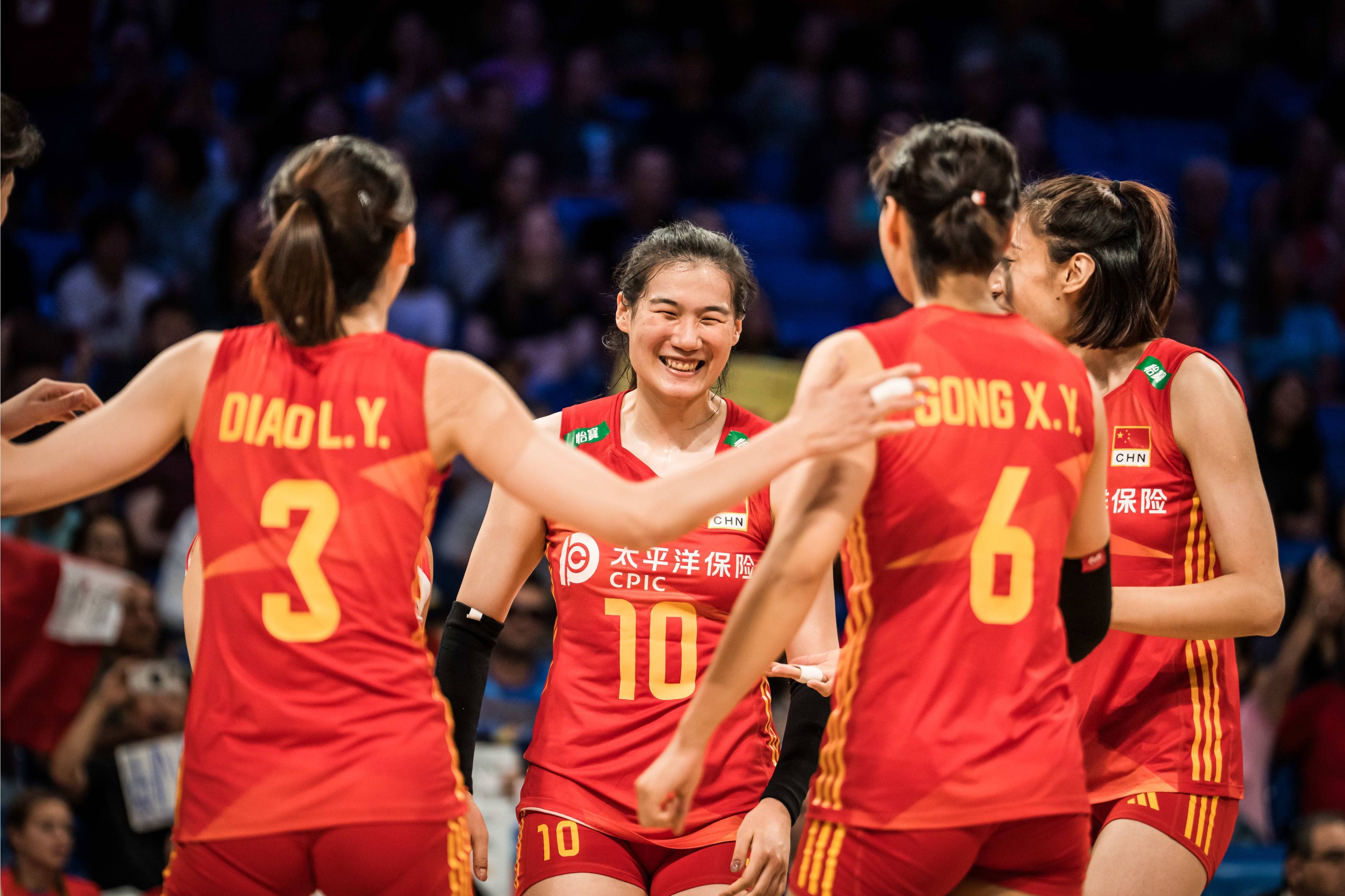 中国女排获9.8万奖金！总决赛冲百万美元夺冠需过3关