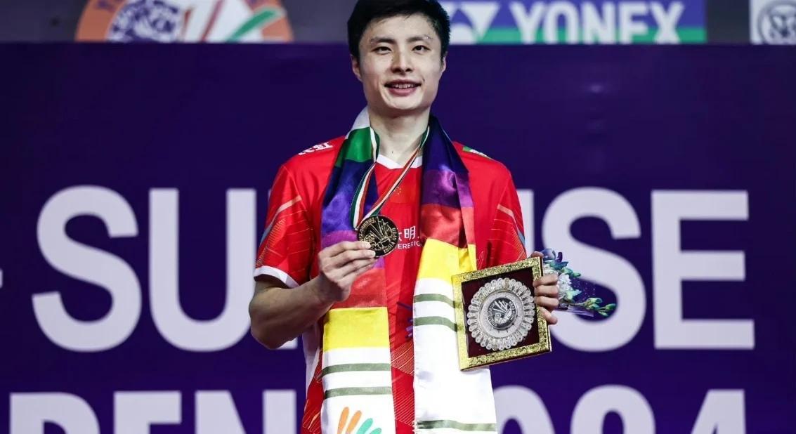 首夺中国赛冠军!石宇奇2-1重返世界第一的简单介绍