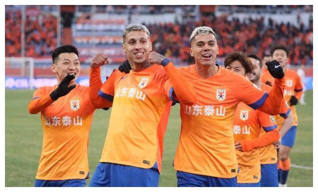 山东泰山21岁后卫杨瑞琦租借加盟梅州客家