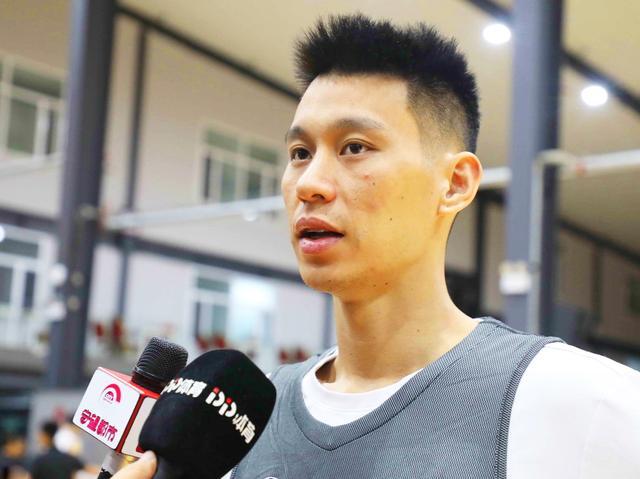 亚美体育网址-小球是趋势不能因为是大个就让球队适应我