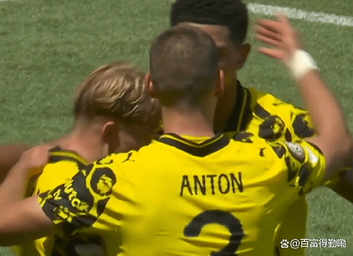 包含弗鲁米嫩塞0-0多特半场数据：射门8-3，射正2-0，良机0-0的词条