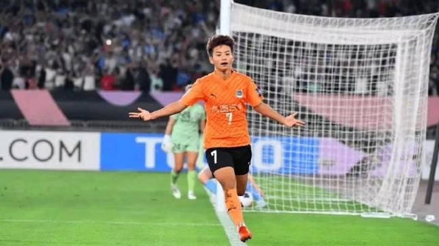 王霜感慨夺得女足亚冠冠军：四年前吹过的牛，终