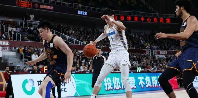 江苏队击败四川，惊险闯入季后赛